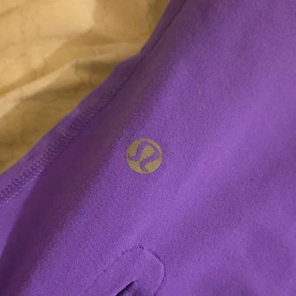 lululemon athletica Vibrant Purple Cropped Leggings - Picture 2 of 4